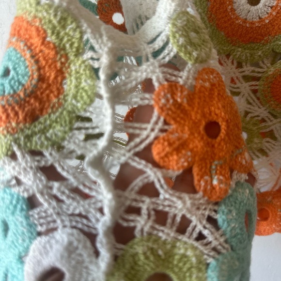 NWT CIDER Crop Top Colorful Crochet Floral Top Medium - Picture 2 of 9
